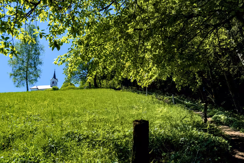 The path with Sveti Jakob visible in the distance.