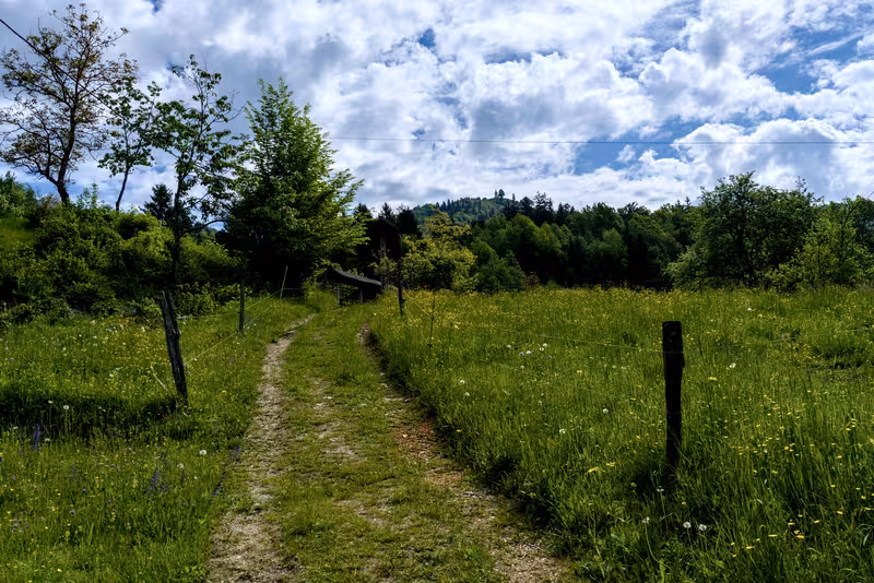 The path with Sveti Jakob visible in the distance.