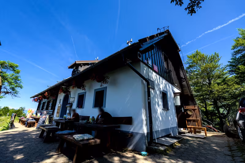 The hut next to the church of Saint Jakob.